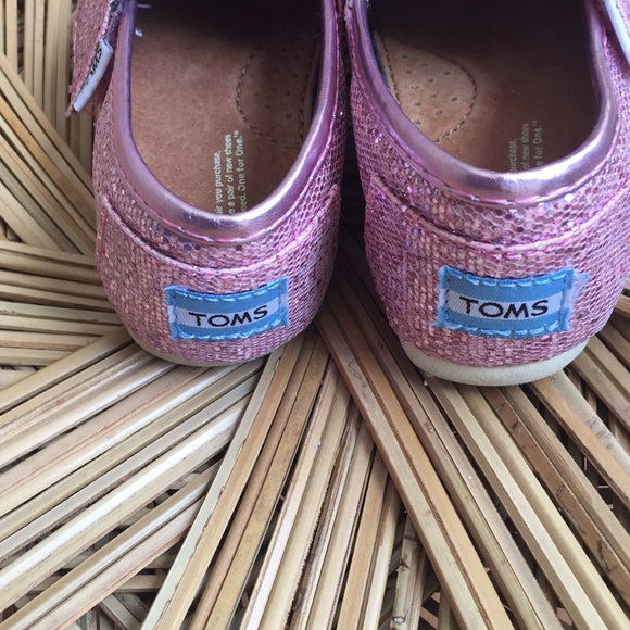 TOMS pink sparkly toddler size 7 - Picture 7 of 8